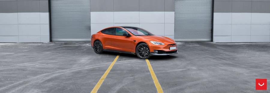  Tesla Model S on Vossen Wheels (HF-2) 2019 года  (фото 4 из 5)